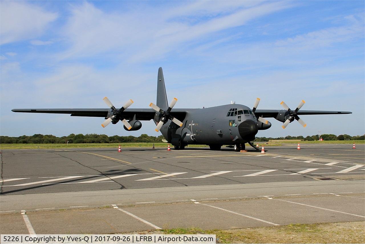 5226, Lockheed C-130H-30 Hercules C/N 382-5226, Lockheed C-130H Hercules (61-PK), Brest-Bretagne airport (LFRB-BES)