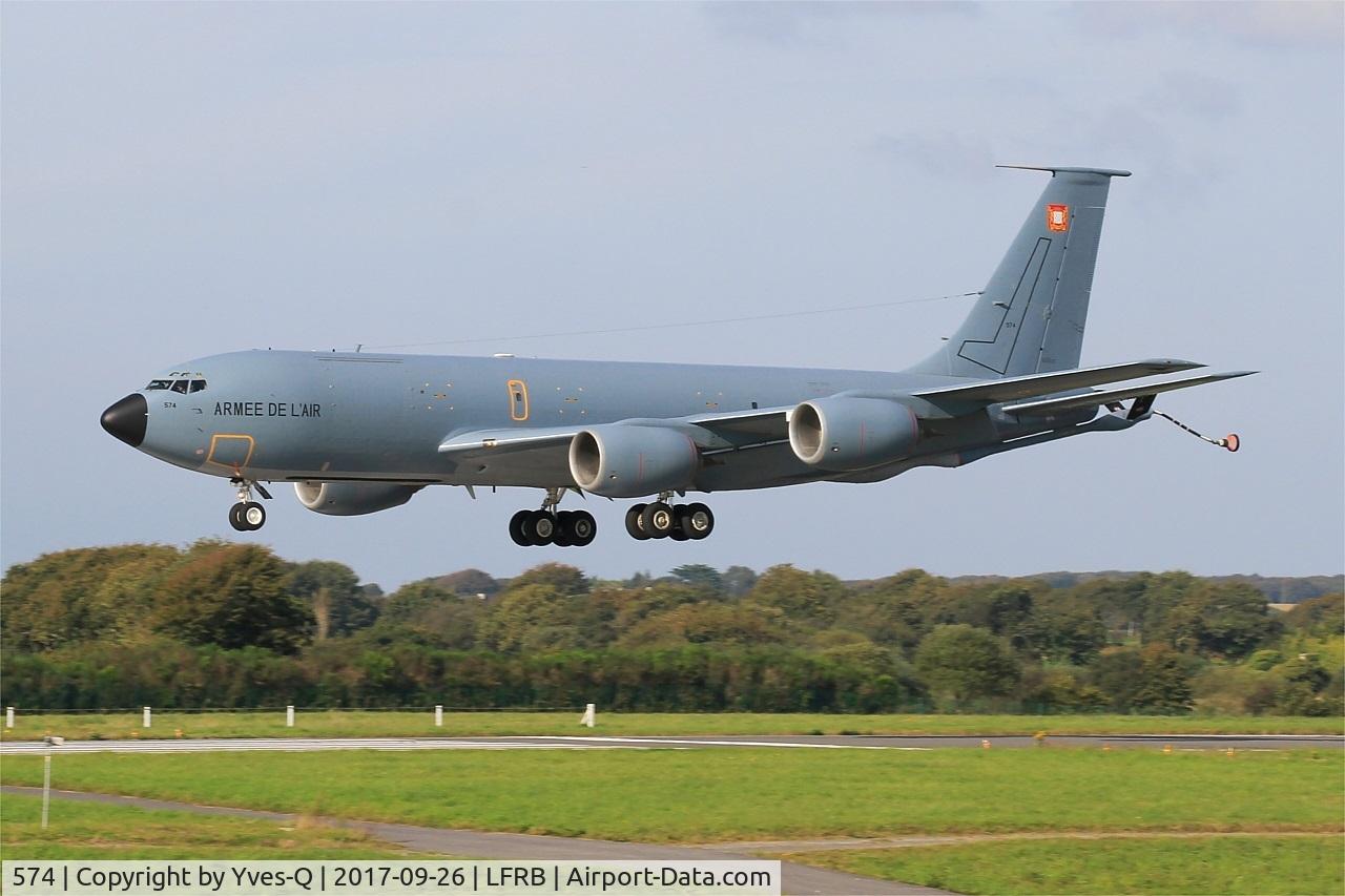 574, Boeing KC-135RG Stratotanker C/N 62-3574, Boeing KC-135RG Stratotanker, Landing rwy 25L, Brest-Bretagne airport (LFRB-BES)