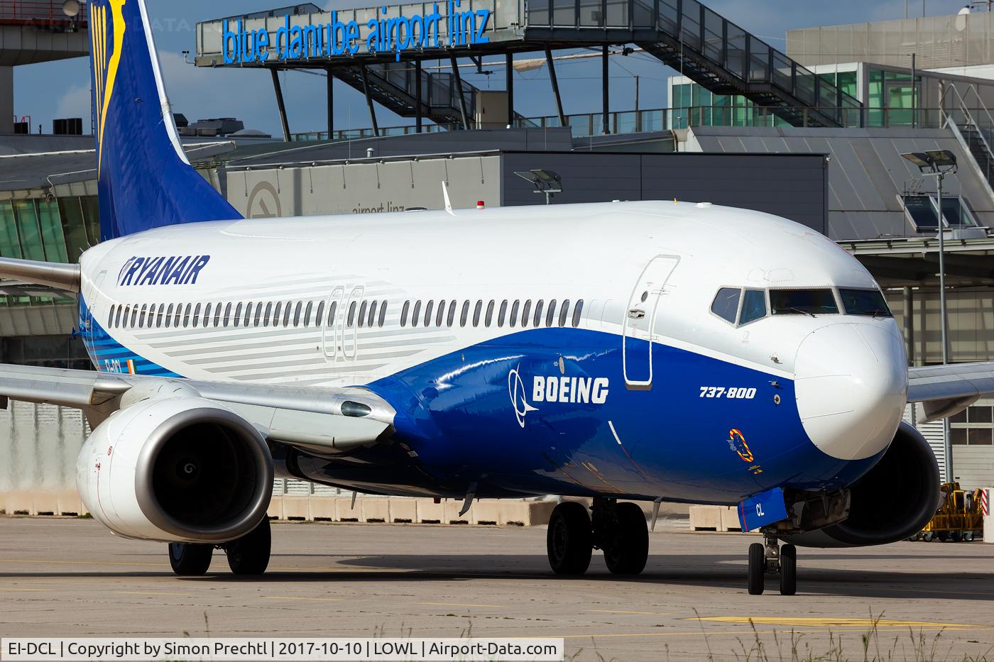 EI-DCL, 2004 Boeing 737-8AS C/N 33806, EI-DCL @ Linz Airport