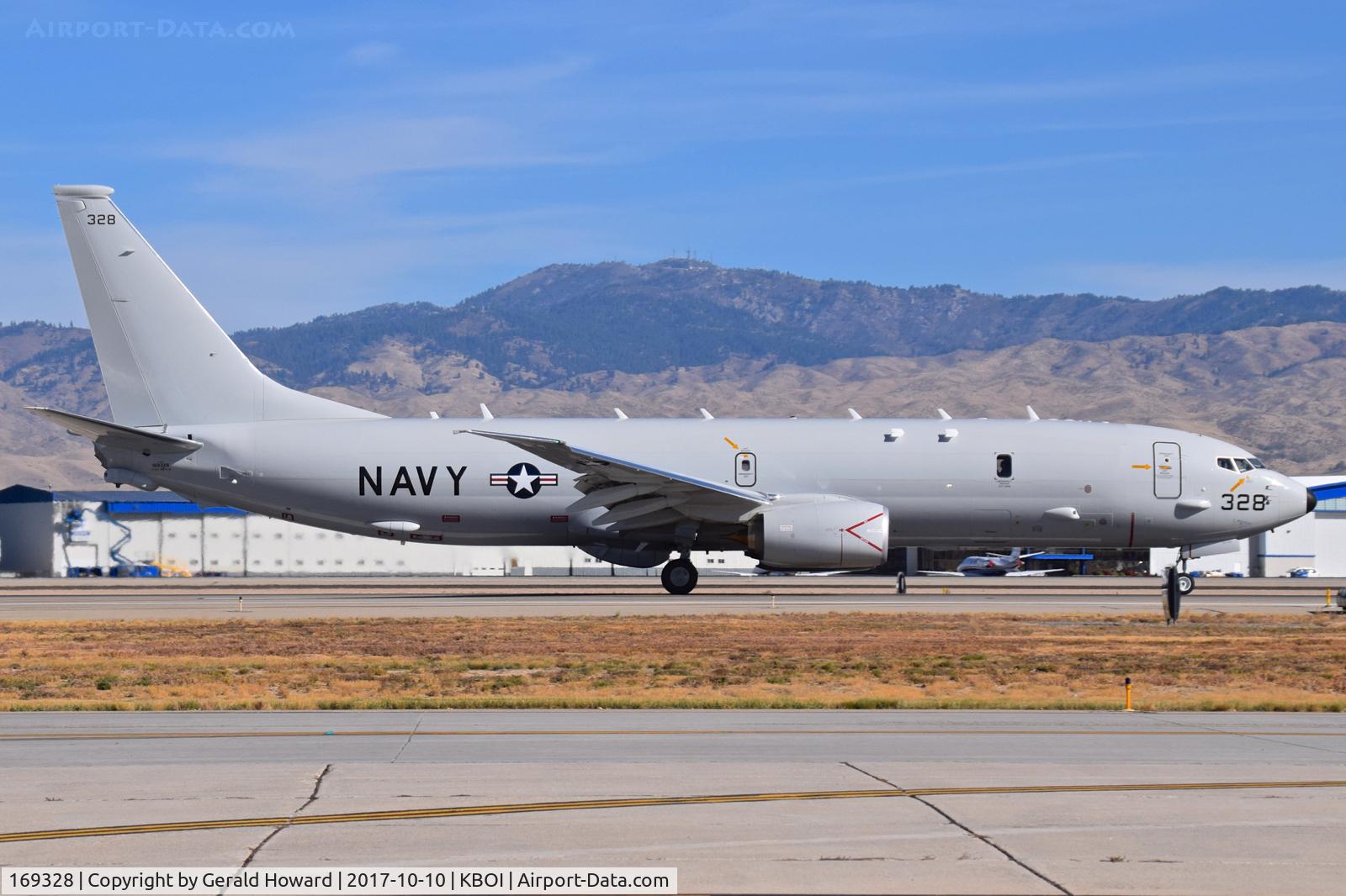 169328, 2017 Boeing P-8A Poseidon C/N 62294, Doing touch and goes on RWY 10R.