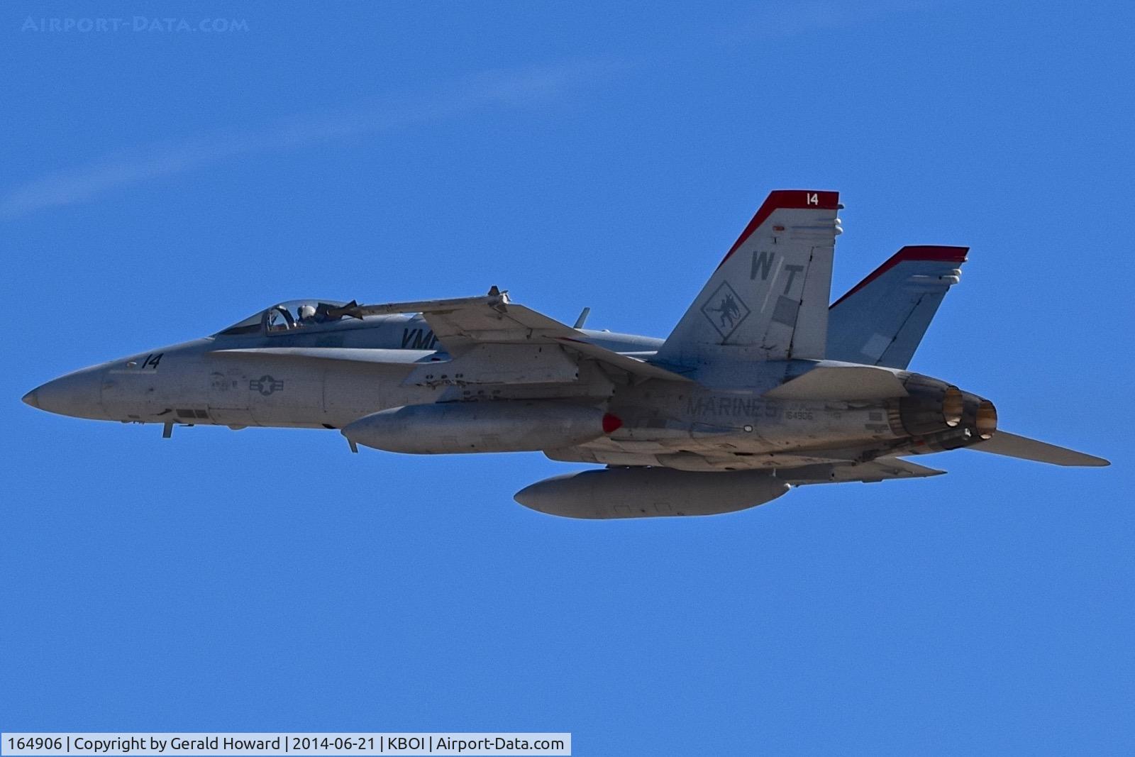 164906, McDonnell Douglas F/A-18C Hornet C/N 1238/C365, Departing RWY 28L.  VMFA-232 