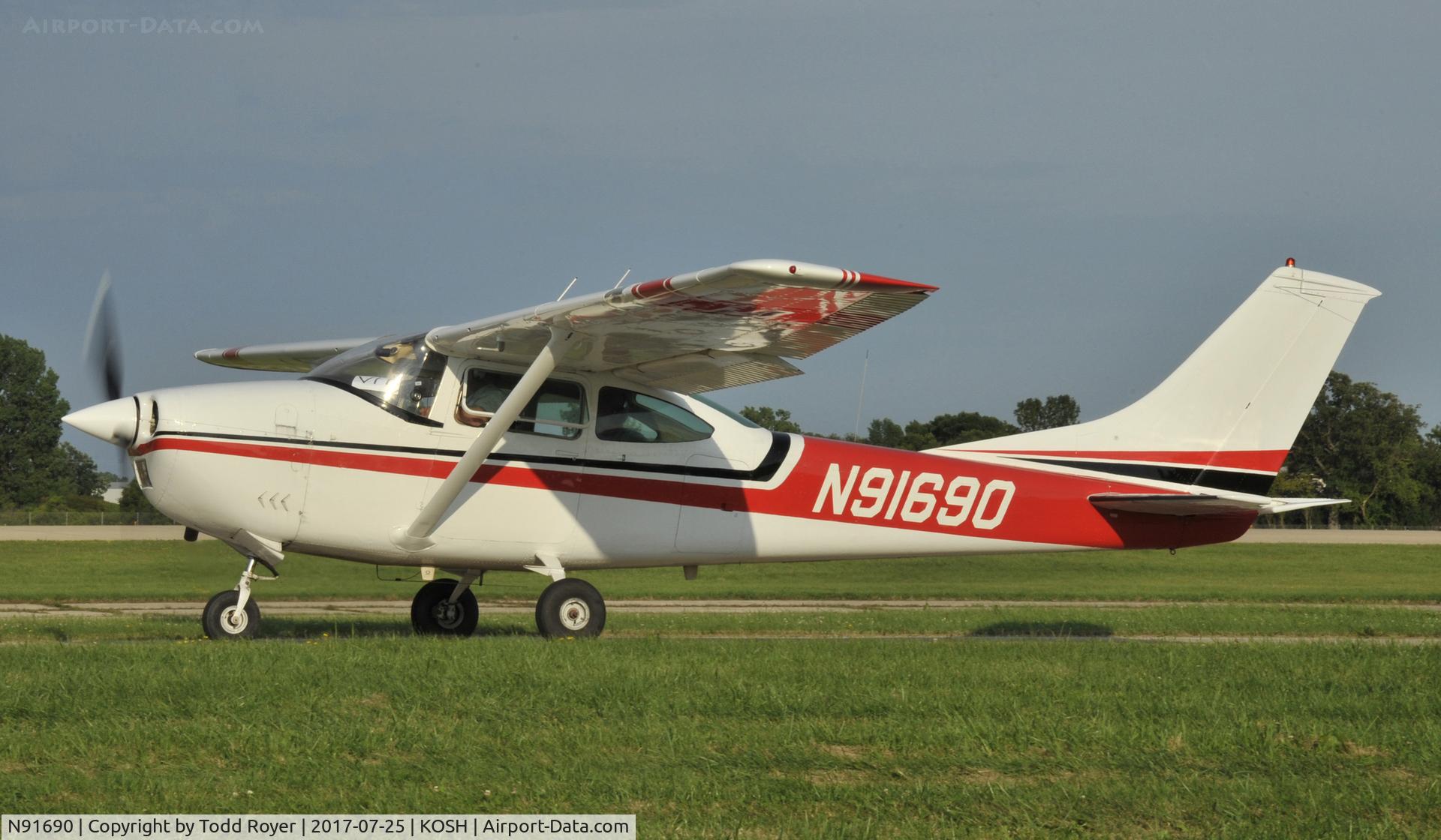 N91690, 1969 Cessna 182M Skylane C/N 18259872, Airventure 2017