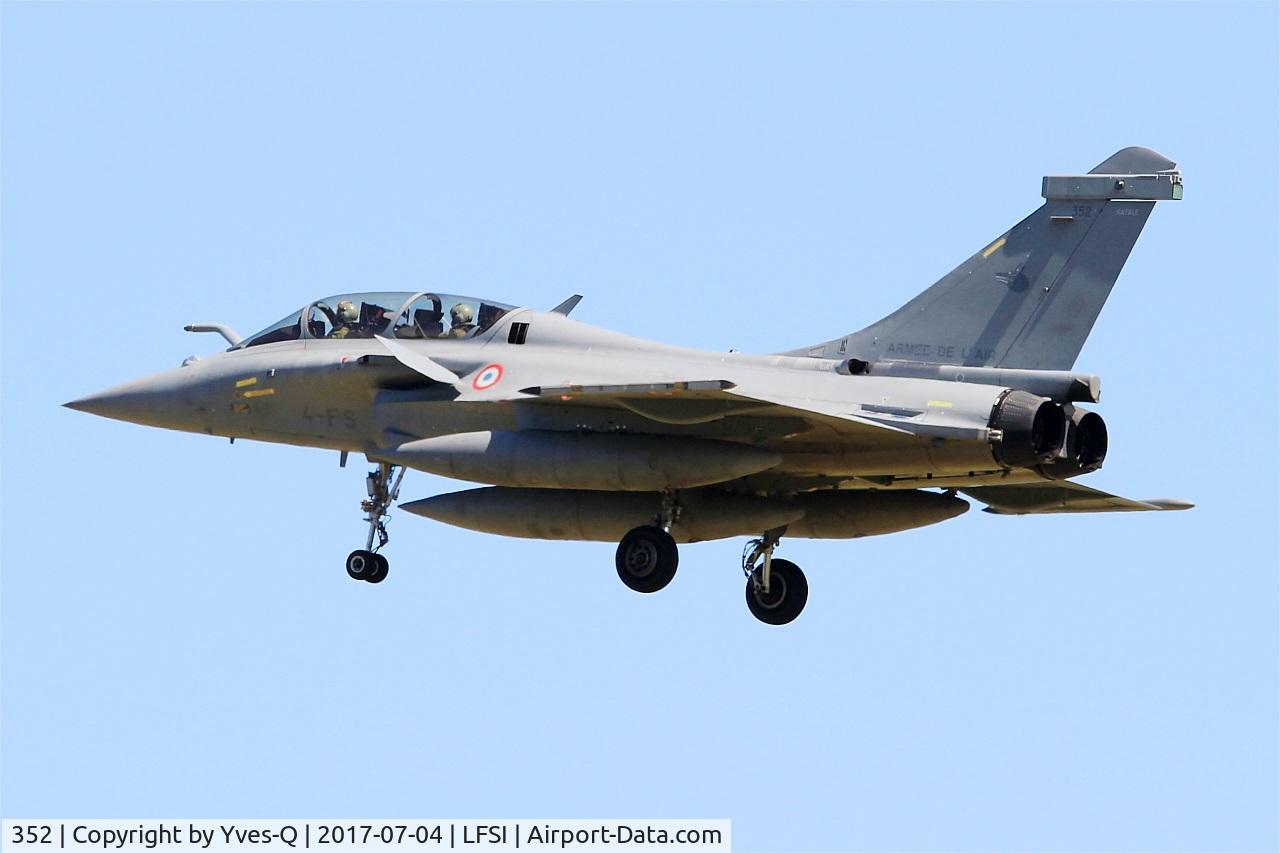352, Dassault Rafale B C/N 352, Dassault Rafale B, On final rwy 29, St Dizier-Robinson Air Base 113 (LFSI)