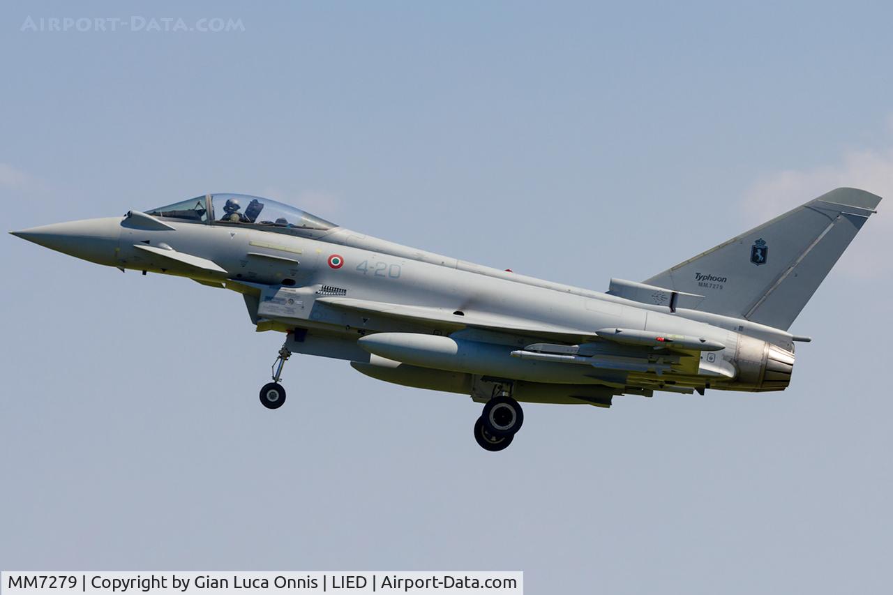 MM7279, Eurofighter F-2000A Typhoon C/N IS011, LANDING