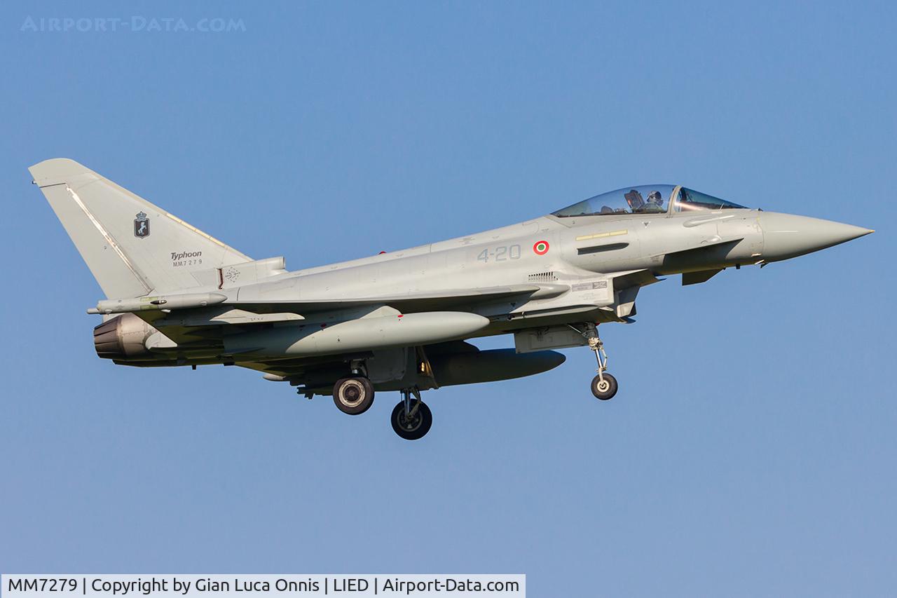 MM7279, Eurofighter F-2000A Typhoon C/N IS011, LANDING
