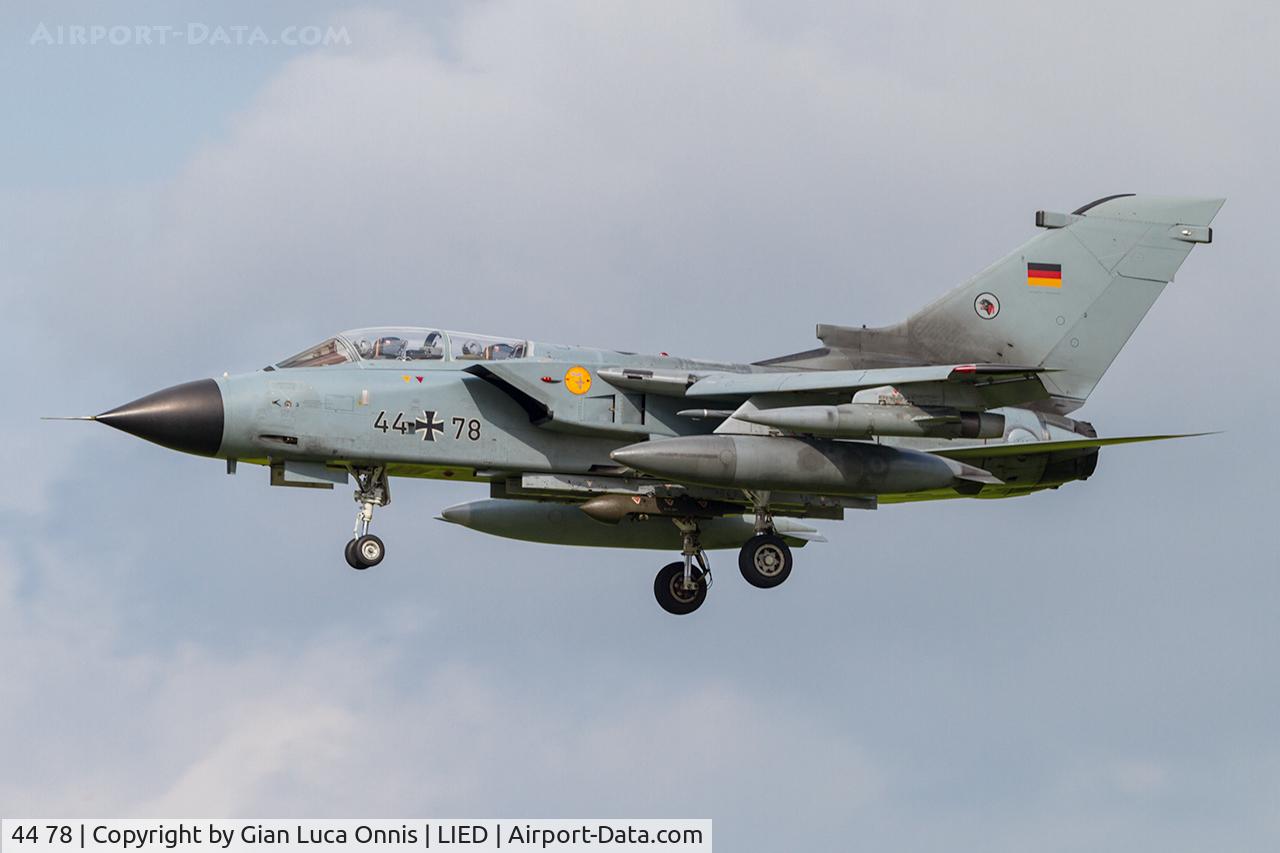 44 78, Panavia Tornado IDS C/N 451/GS131/4178, LANDING