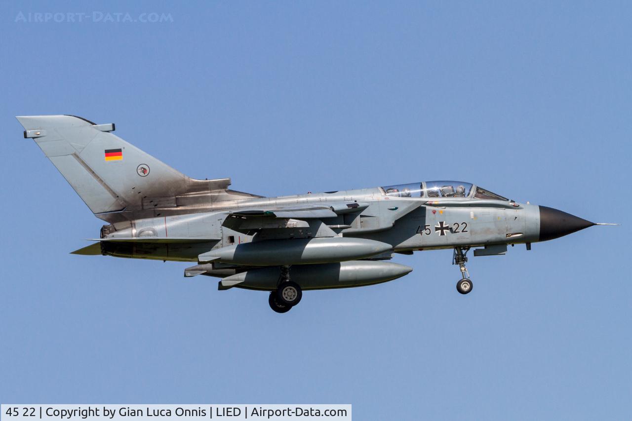 45 22, Panavia Tornado IDS C/N 558/GS170/4222, LANDING