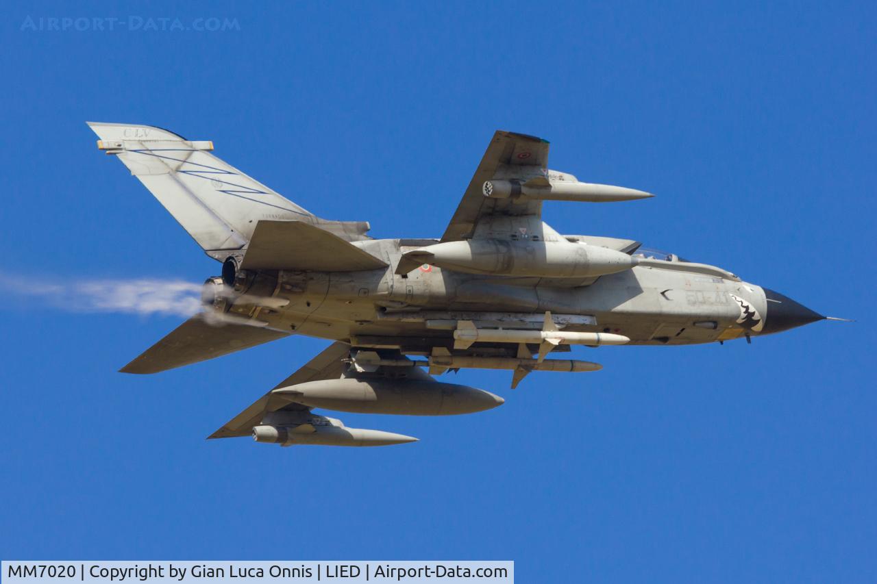 MM7020, Panavia Tornado ECR C/N 225/ECR04/5028, TAKEOFF