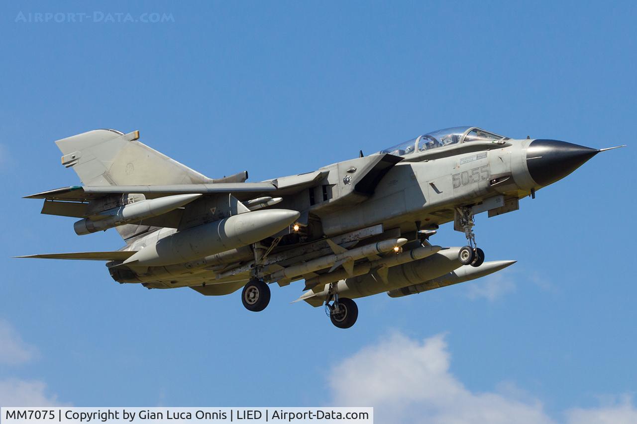 MM7075, Panavia Tornado IDS MLU C/N 573/IS074/5086, LANDING