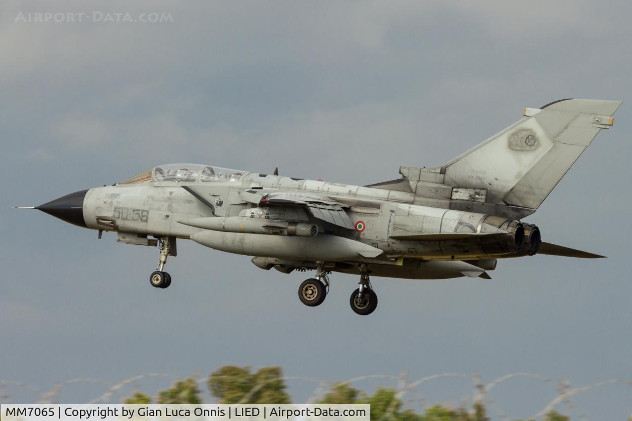 MM7065, Panavia Tornado IDS MLU C/N 514/IS064/5076, LANDING