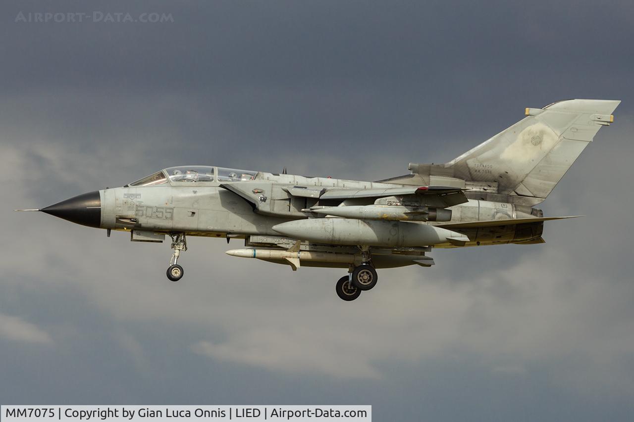 MM7075, Panavia Tornado IDS MLU C/N 573/IS074/5086, LANDING