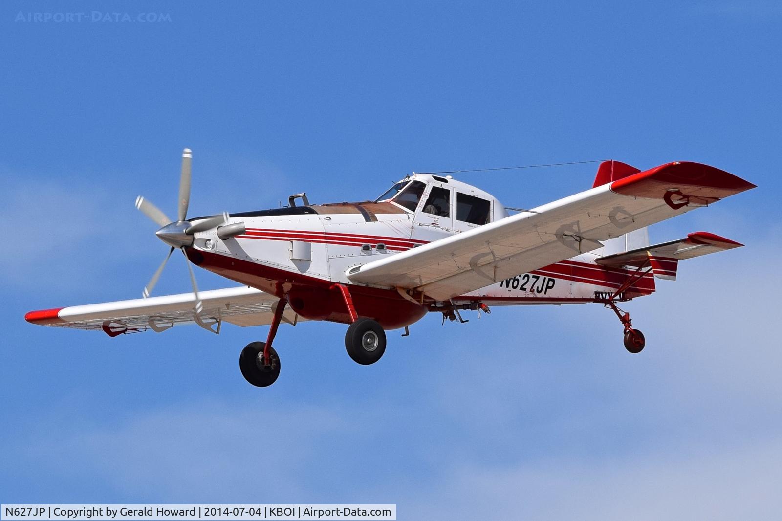 N627JP, 2006 Air Tractor AT-802 C/N 802-0238, Landing RWY 10L.
