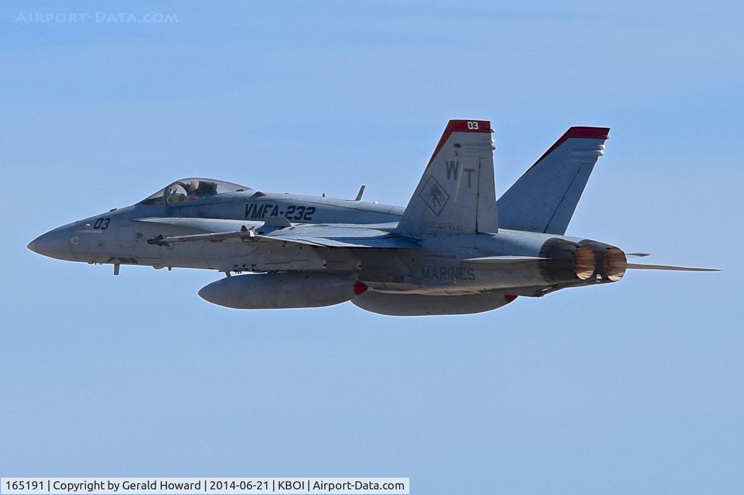 165191, McDonnell Douglas F/A-18C Hornet C/N 1331/C416, Departing RWY 28L.  VMFA-232 