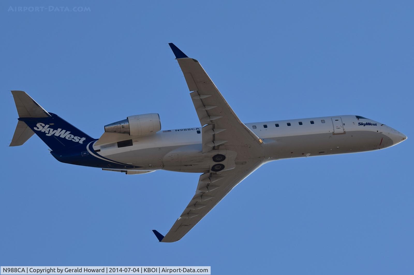 N988CA, 1997 Canadair CRJ-100ER (CL-600-2B19) C/N 7204, Departing BOI.