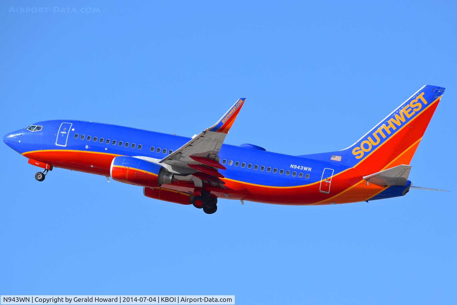 N943WN, 2010 Boeing 737-7H4 C/N 36913, Departing BOI.