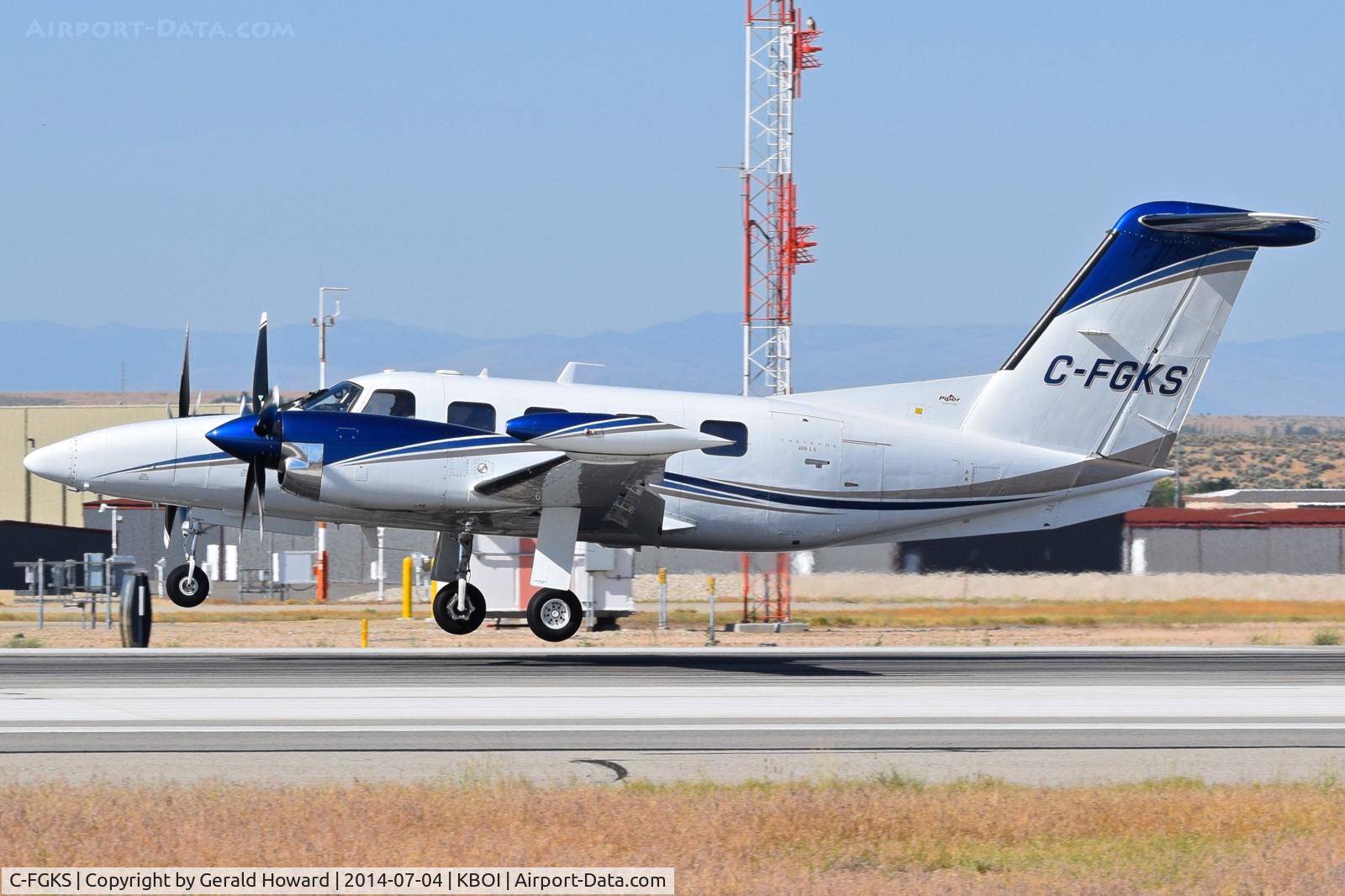 C-FGKS, 1987 Piper PA-42-1000 Cheyenne 400LS C/N 42-5527036, Landing RWY 10L.