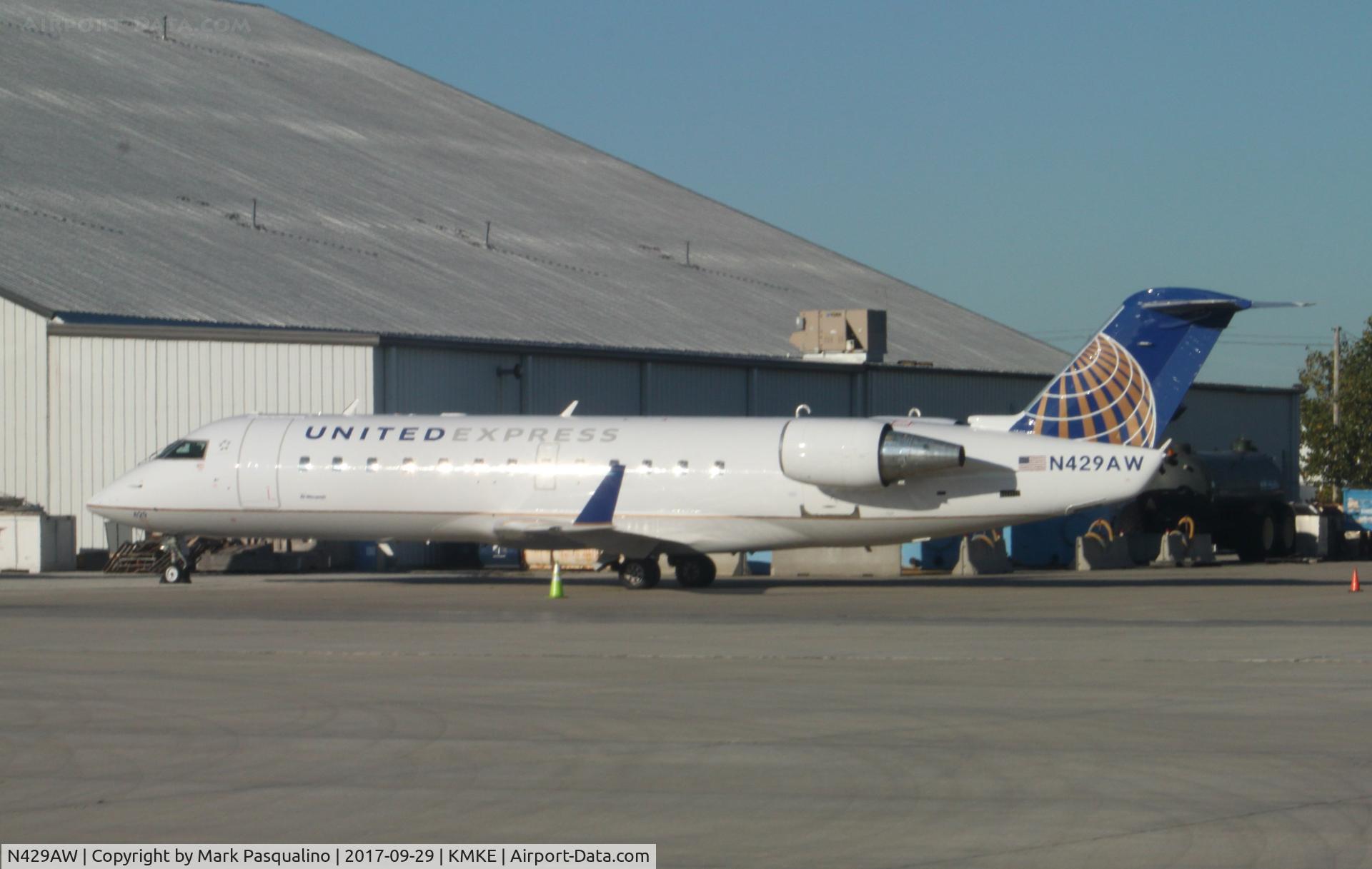 N429AW, 2002 Bombardier CRJ-200LR (CL-600-2B19) C/N 7711, CL-600-2B19