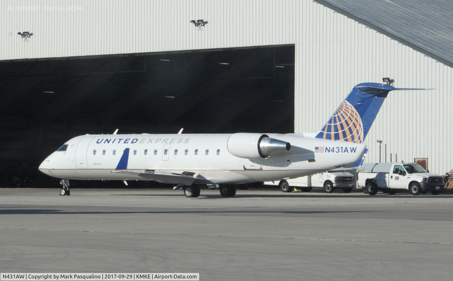 N431AW, 1998 Bombardier CRJ-200ER (CL-600-2B19) C/N 7256, CL-600-2B19