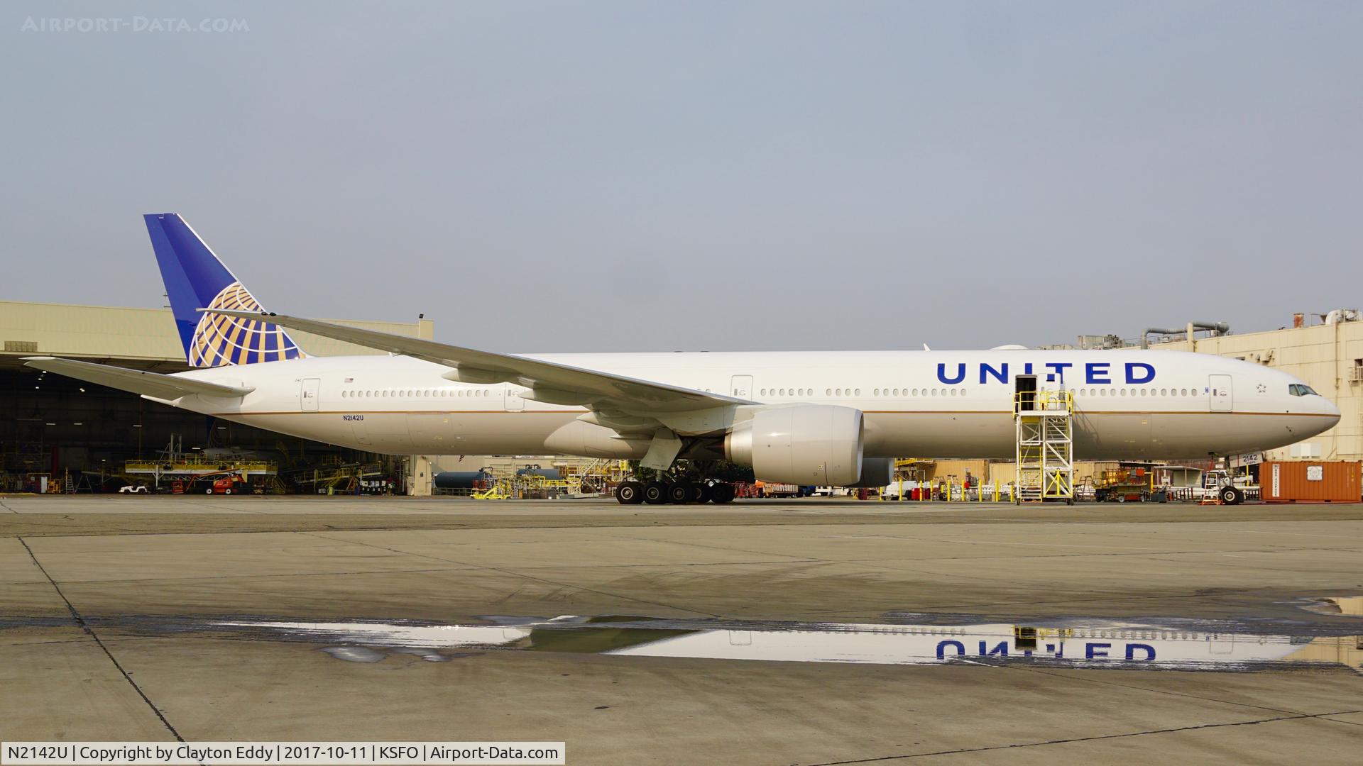 N2142U, 2017 Boeing 777-300/ER C/N 63722, Smoky fires up north. SFO 2017.