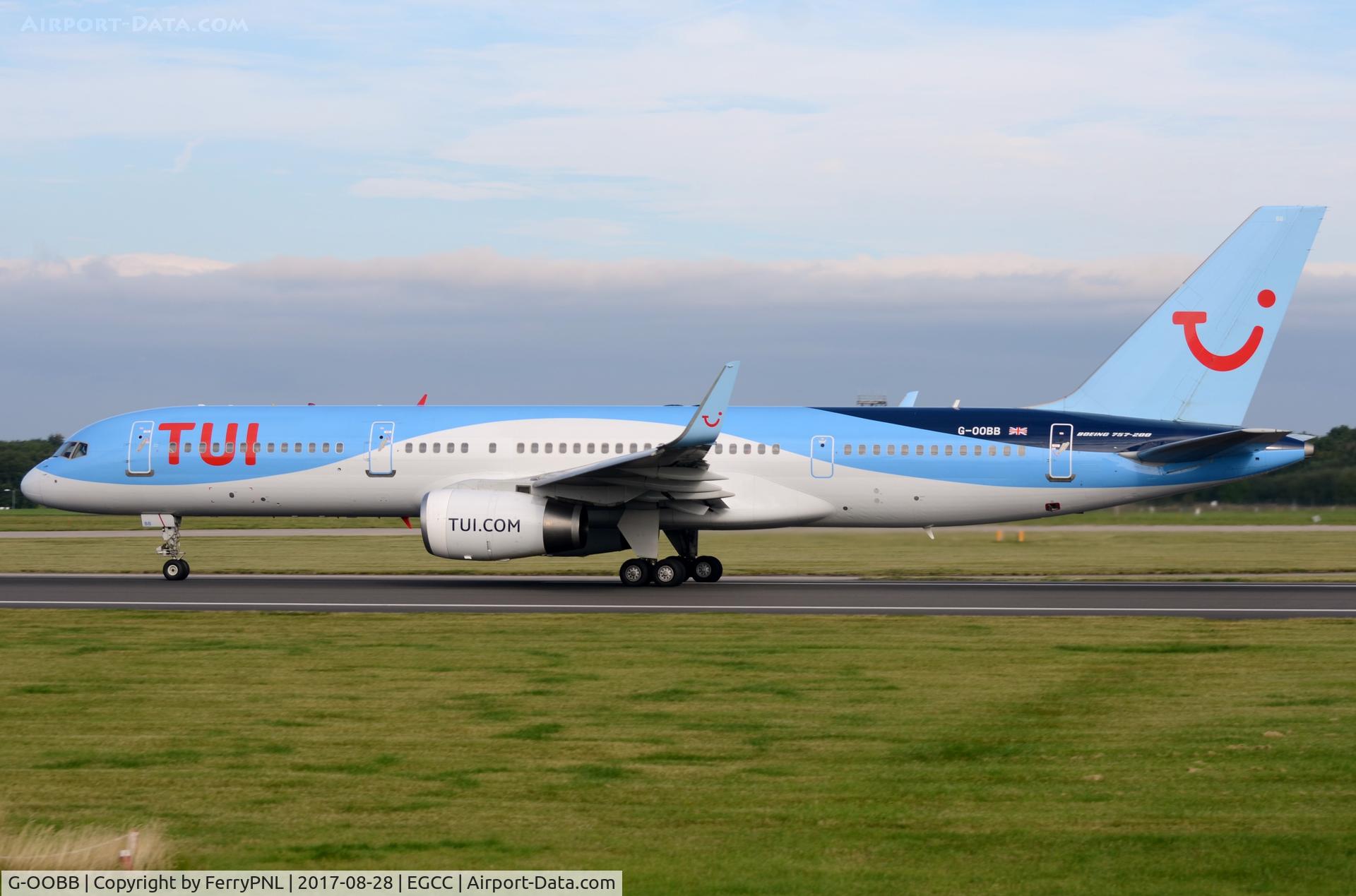 G-OOBB, 2000 Boeing 757-26N C/N 32447, TUI B752 thundering past.