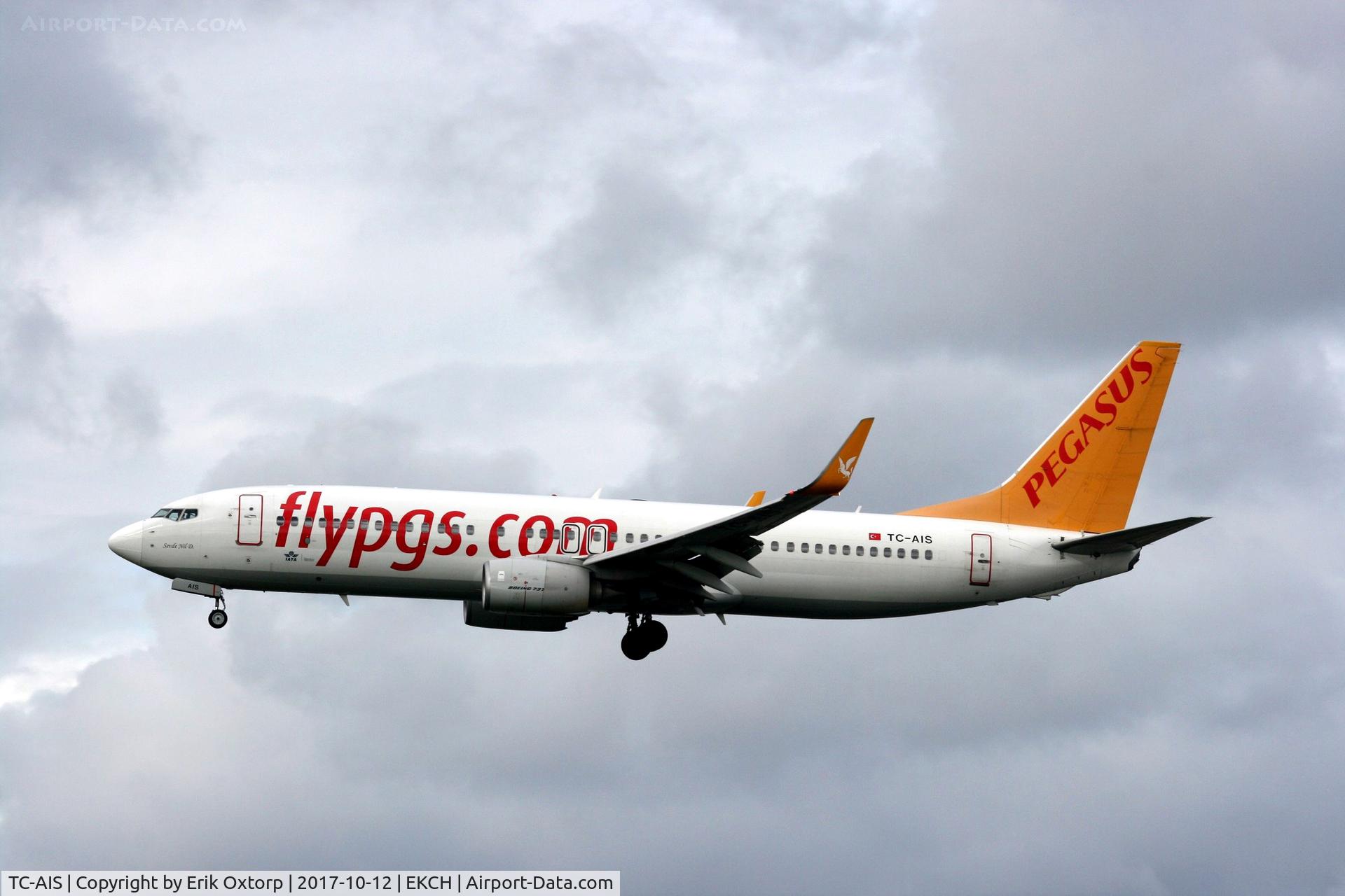 TC-AIS, 2011 Boeing 737-82R C/N 38174, TC-AIS landing rw 22L