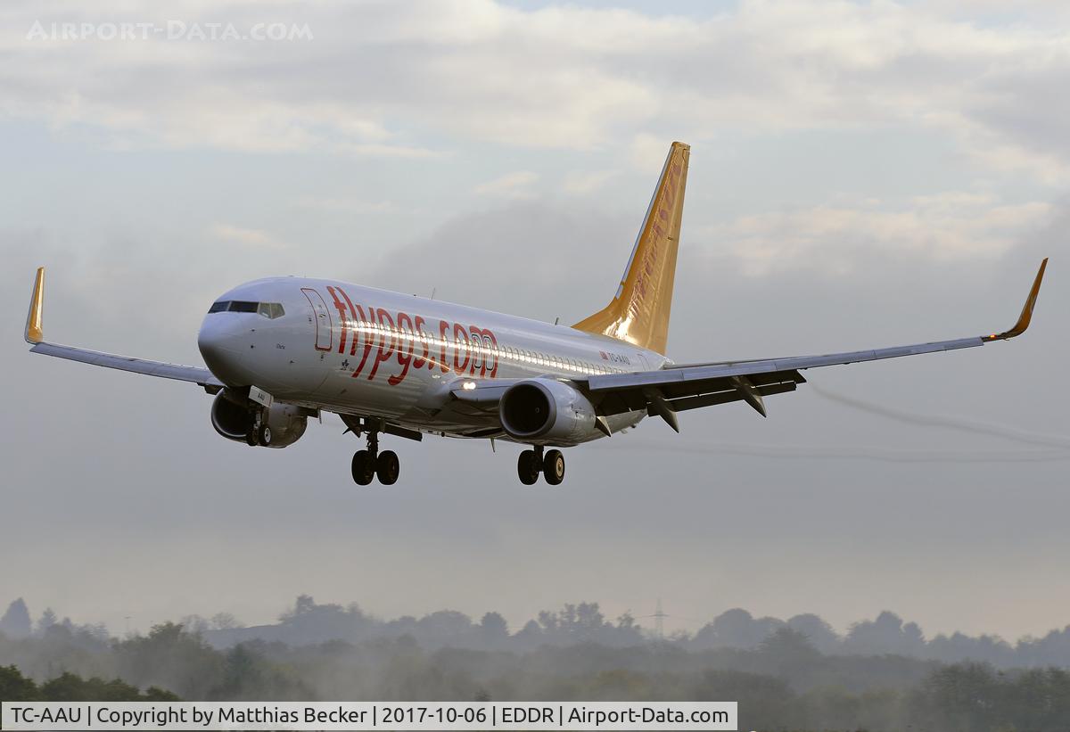 TC-AAU, 2010 Boeing 737-82R C/N 40873, TC-AAU