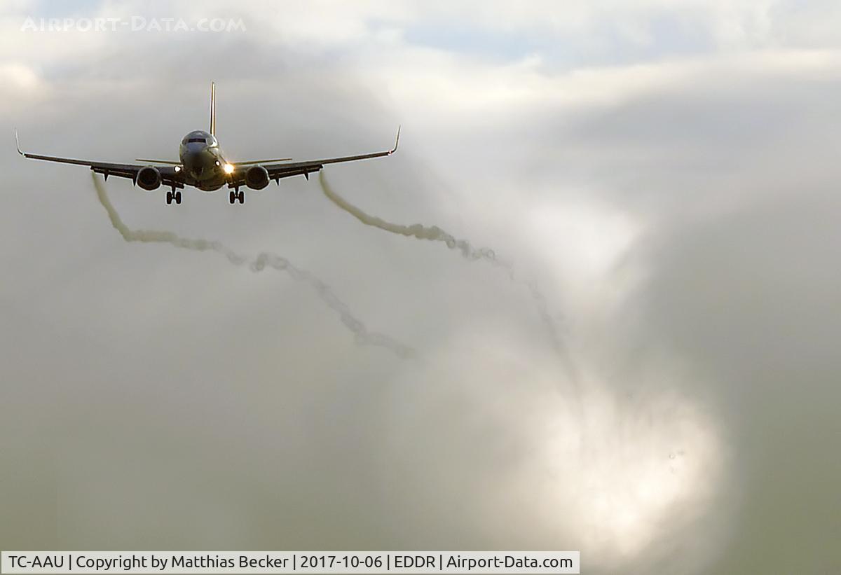 TC-AAU, 2010 Boeing 737-82R C/N 40873, TC-AAU