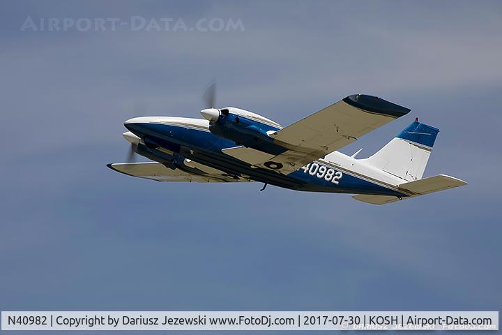 N40982, 1974 Piper PA-34-200 Seneca C/N 34-7450095, Piper PA-34-200 Seneca I  C/N 34-7450095, N40982