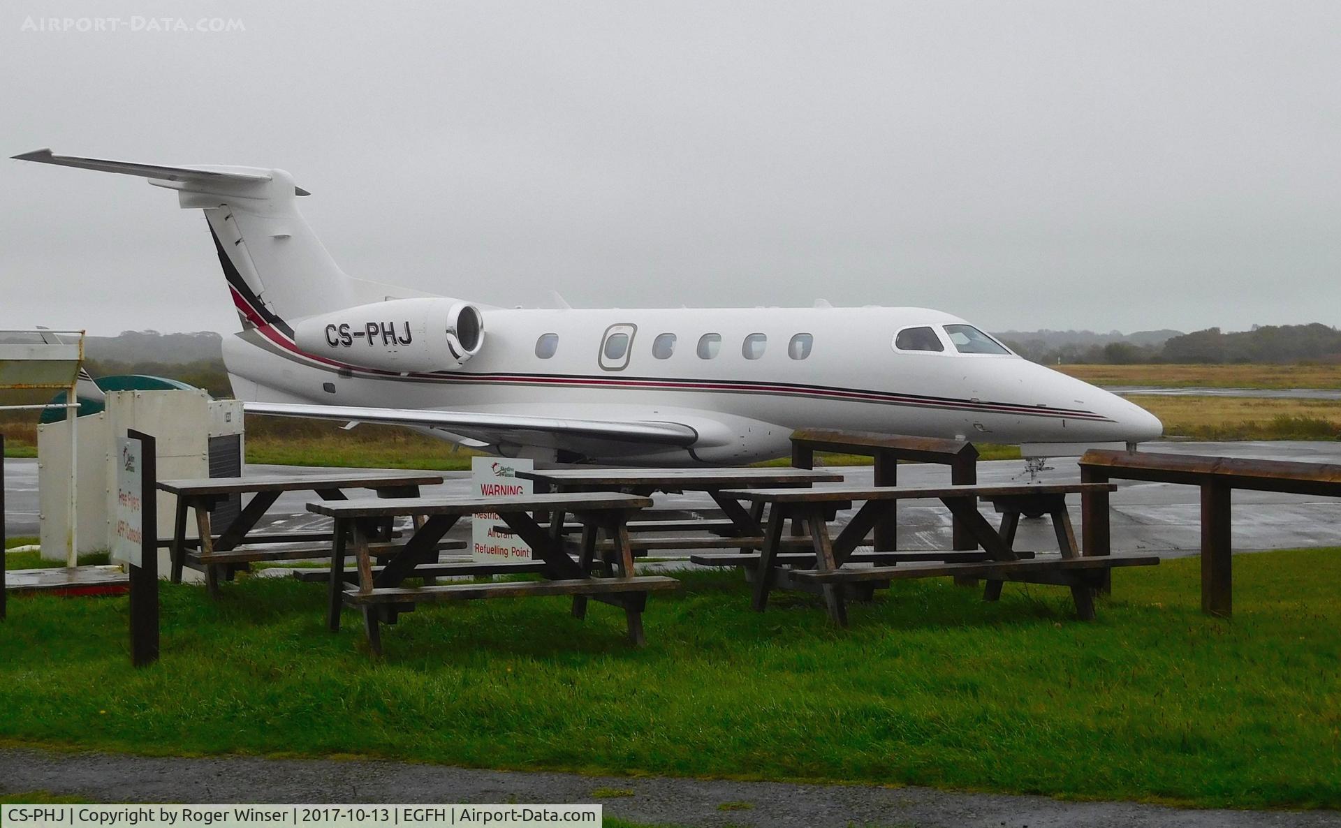 CS-PHJ, 2016 Embraer EMB-505 Phenom 300 C/N 50500336, Visiting Phenom 300 operated by Netjets Europe (NJE).
