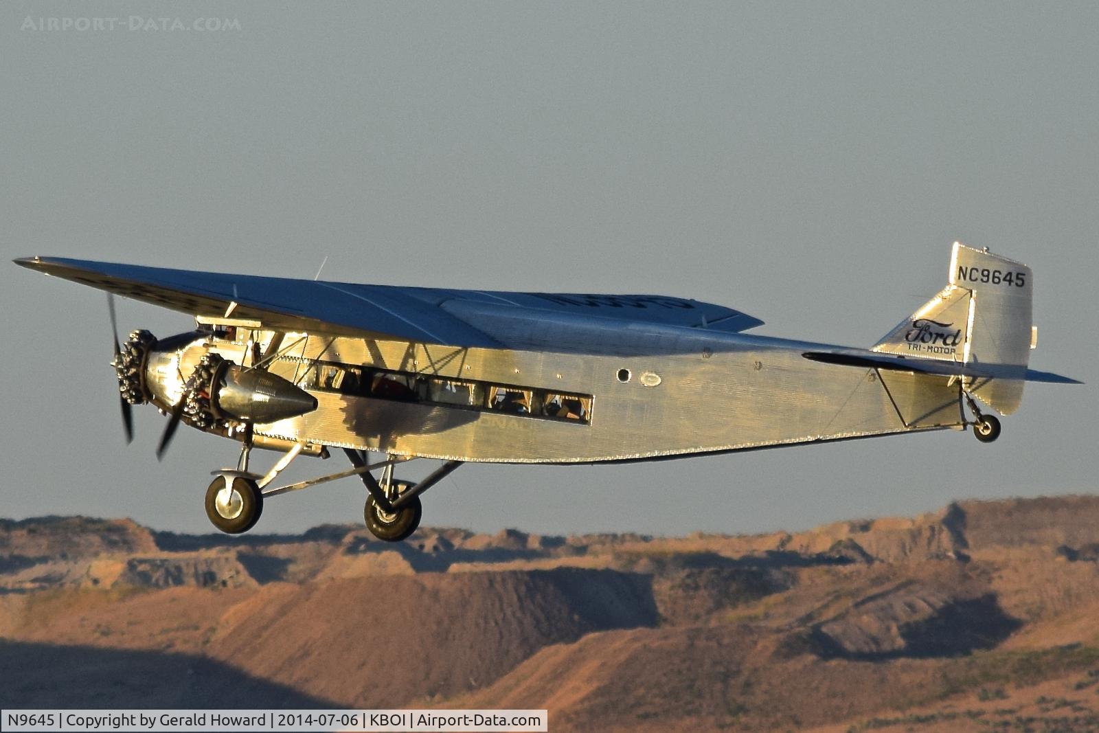 N9645, 1928 Ford 5-AT-B Tri-Motor C/N 8, Departing RWY 10R.