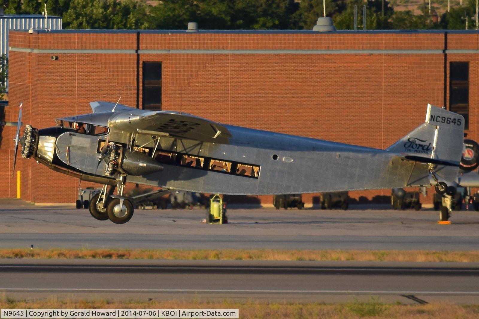 N9645, 1928 Ford 5-AT-B Tri-Motor C/N 8, Take off from RWY 10R.