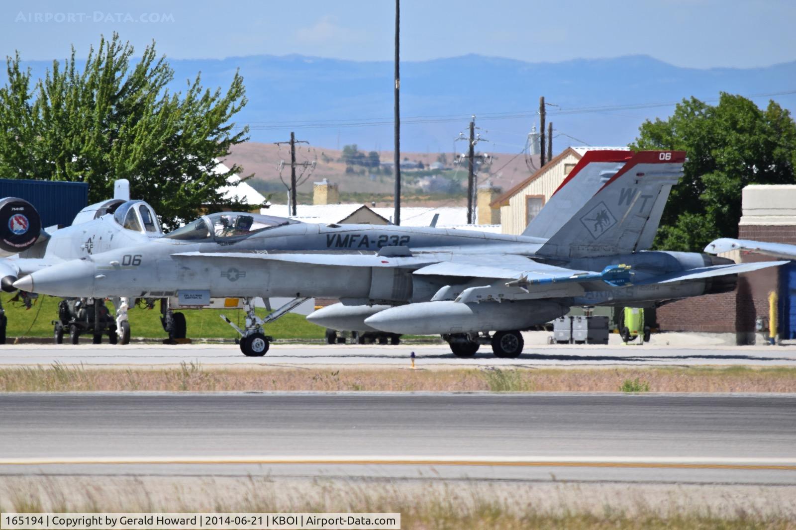 165194, McDonnell Douglas F/A-18C Hornet C/N 1337/C419, taxiing on Bravo.  VMFA-232 