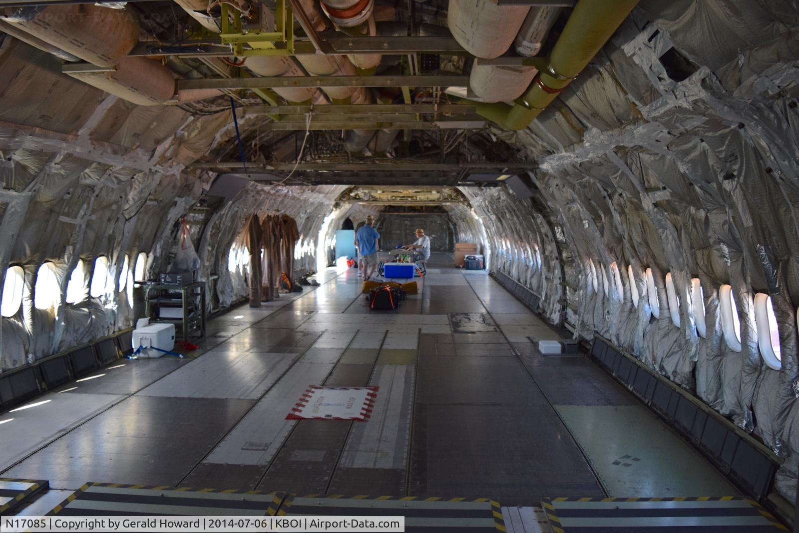 N17085, 1975 McDonnell Douglas DC-10-30 C/N 47957, Interior of Tanker 911.