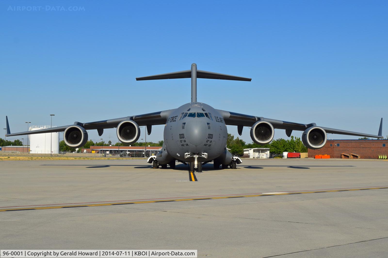 96-0001, 1996 McDonnell Douglas C-17A Globemaster III C/N P-33, Parked on the Idaho ANG ramp.  62nd AW (446th AW) McChord AFB, WA