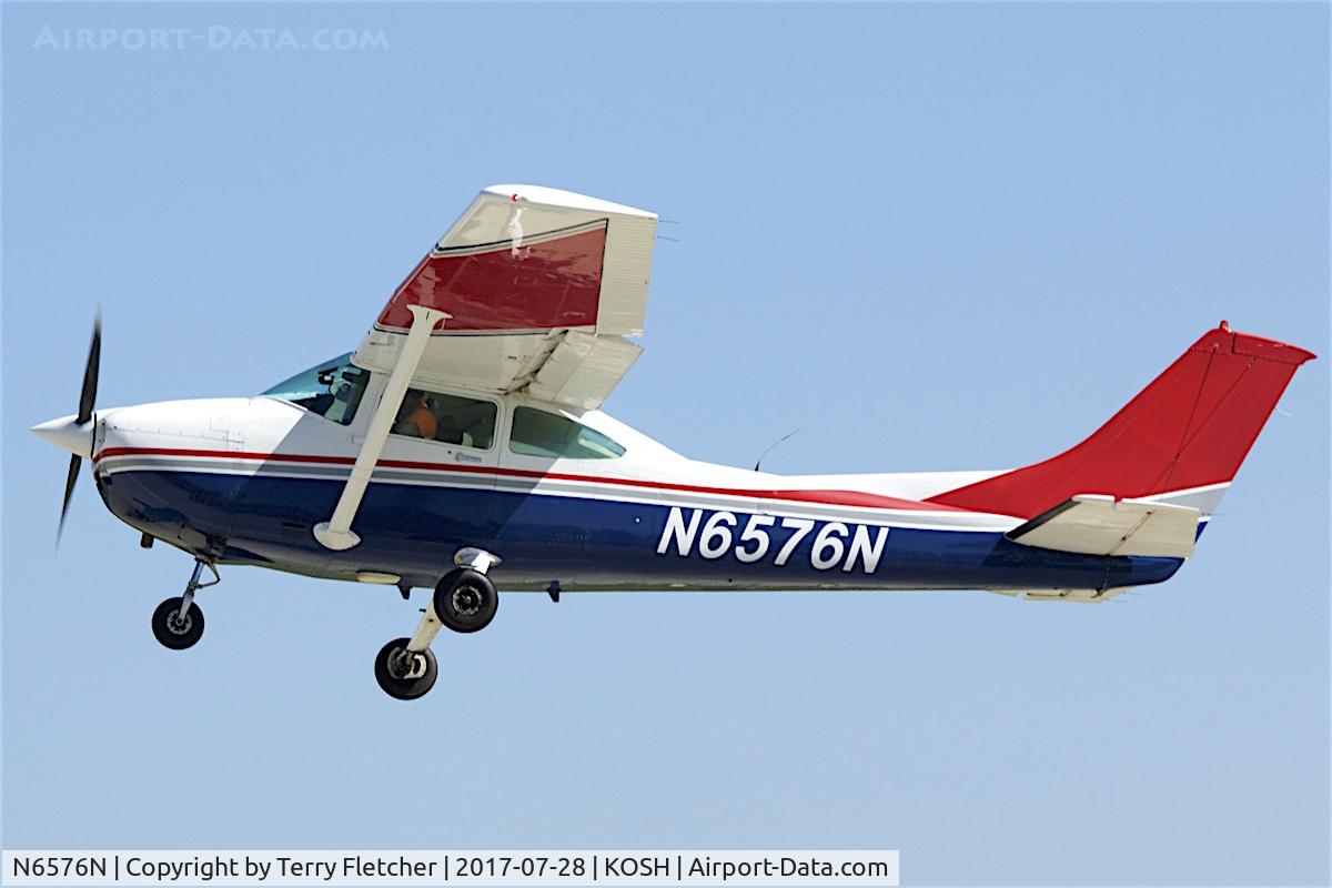 N6576N, 1981 Cessna 182R Skylane C/N 18267839, At 2017 EAA AirVenture at Oshkosh