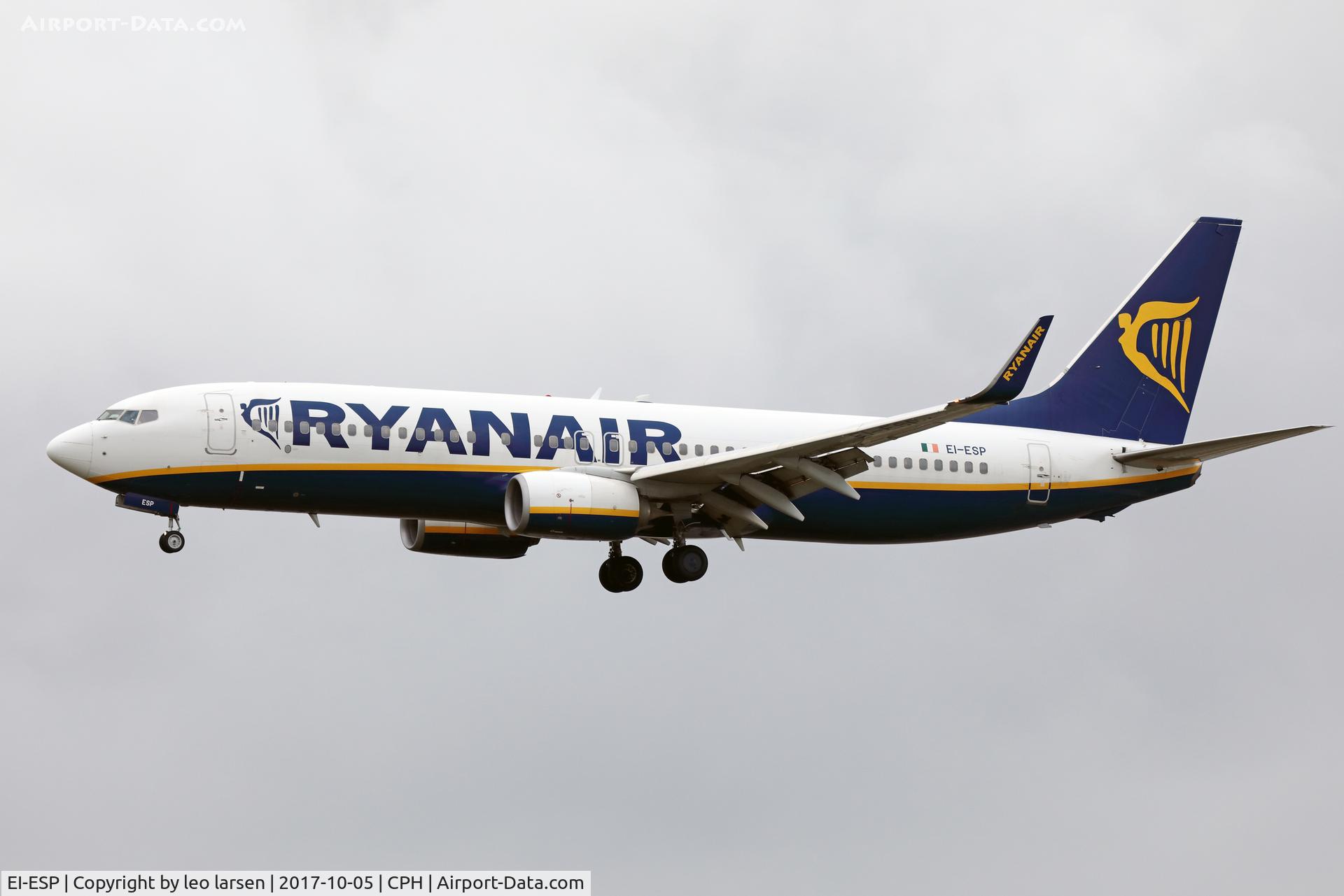 EI-ESP, 2011 Boeing 737-8AS C/N 34990, Copenhagen 5.10.2017