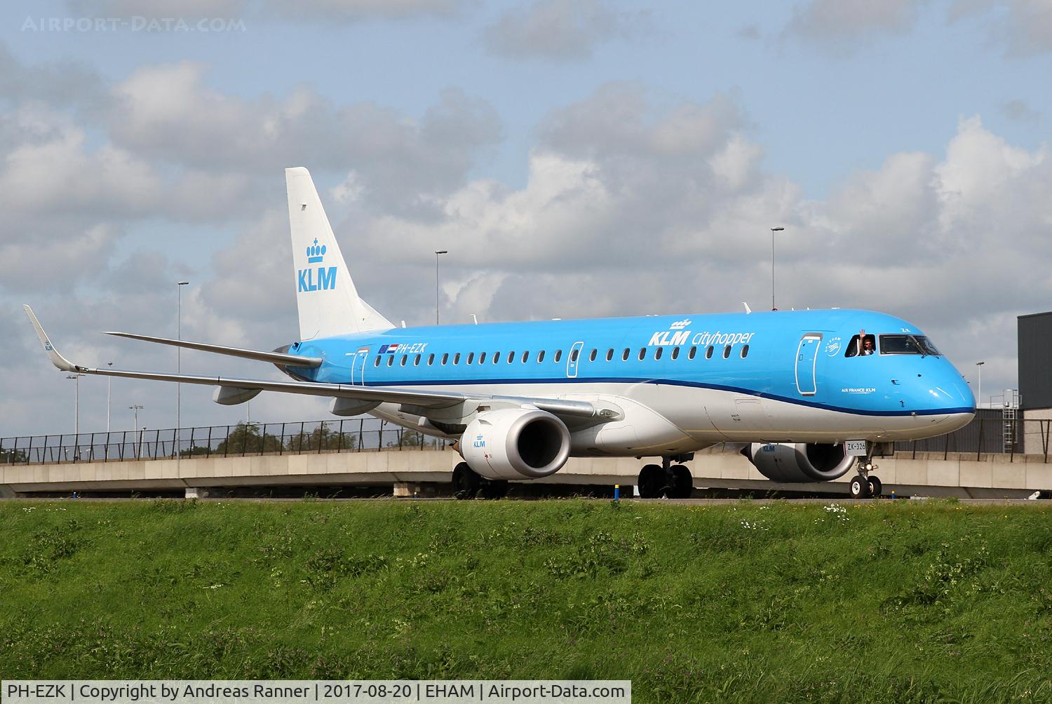 PH-EZK, 2009 Embraer 190LR (ERJ-190-100LR) C/N 19000326, KLM Cityhopper ERJ-190