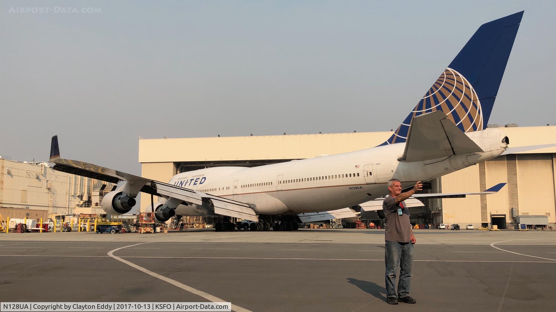N128UA, 2000 Boeing 747-422 C/N 30023, SFO 2017.