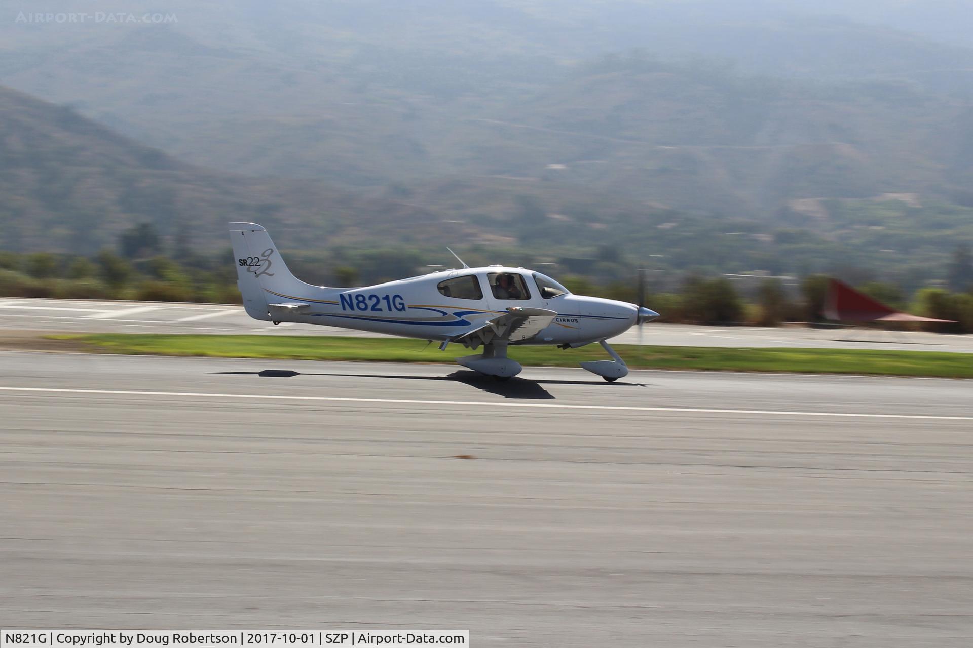 N821G, 2005 Cirrus SR22 G2 C/N 1471, 2005 Cirrus SR22-G2, Continental IO-550 300 Hp, landing roll Rwy 22