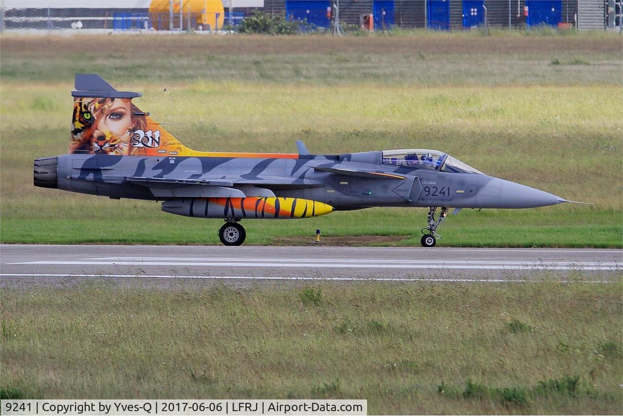 9241, Saab JAS-39C Gripen C/N 39241, Saab JAS-39C Gripen, Taxiing to flight line, Landivisiau Naval Air Base (LFRJ) Tiger Meet 2017