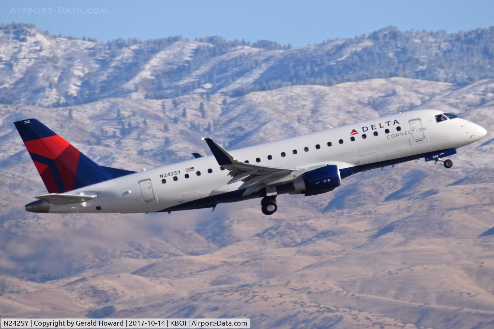 N242SY, 2016 Embraer 175LR (ERJ-170-200LR) C/N 17000588, Departing RWY 10R.
