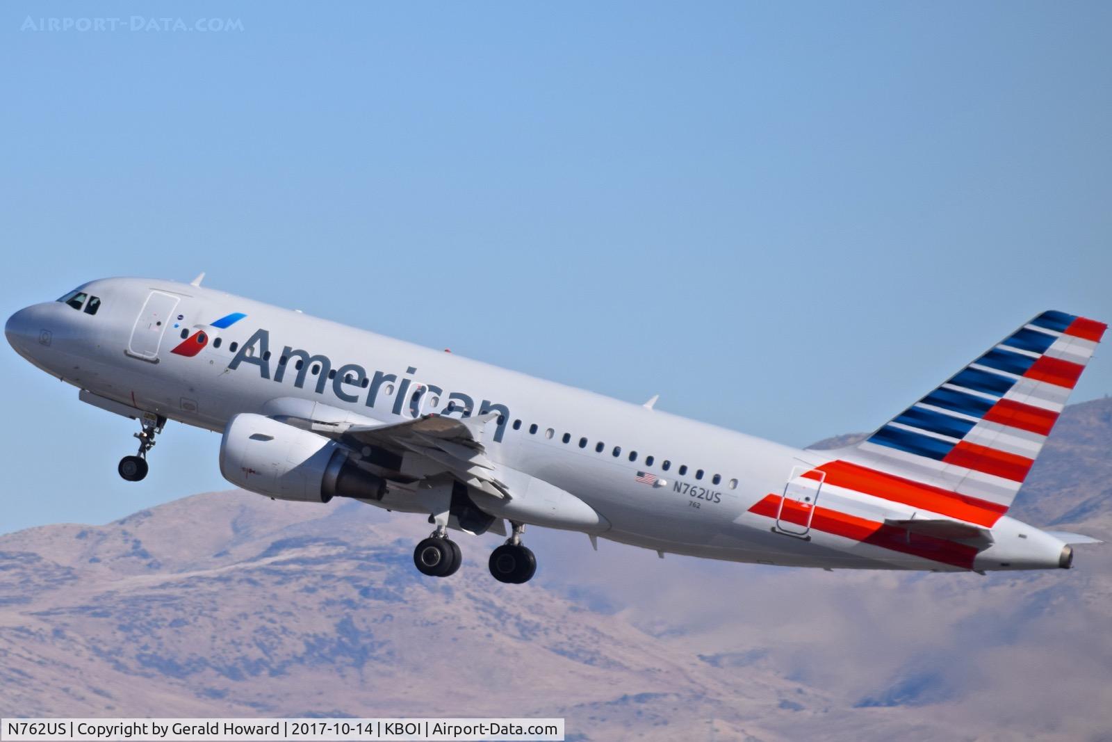 N762US, 2000 Airbus A319-112 C/N 1358, Climb out from RWY 28L.