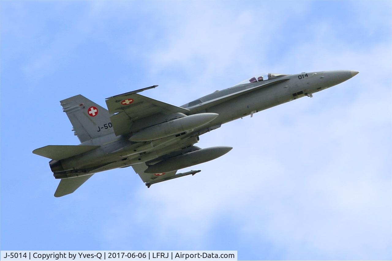 J-5014, McDonnell Douglas F/A-18C Hornet C/N 1359, Swiss Air Force McDonnell Douglas FA-18C Hornet, Take off rwy 26, Landivisiau Naval Air Base (LFRJ) Tiger Meet 2017