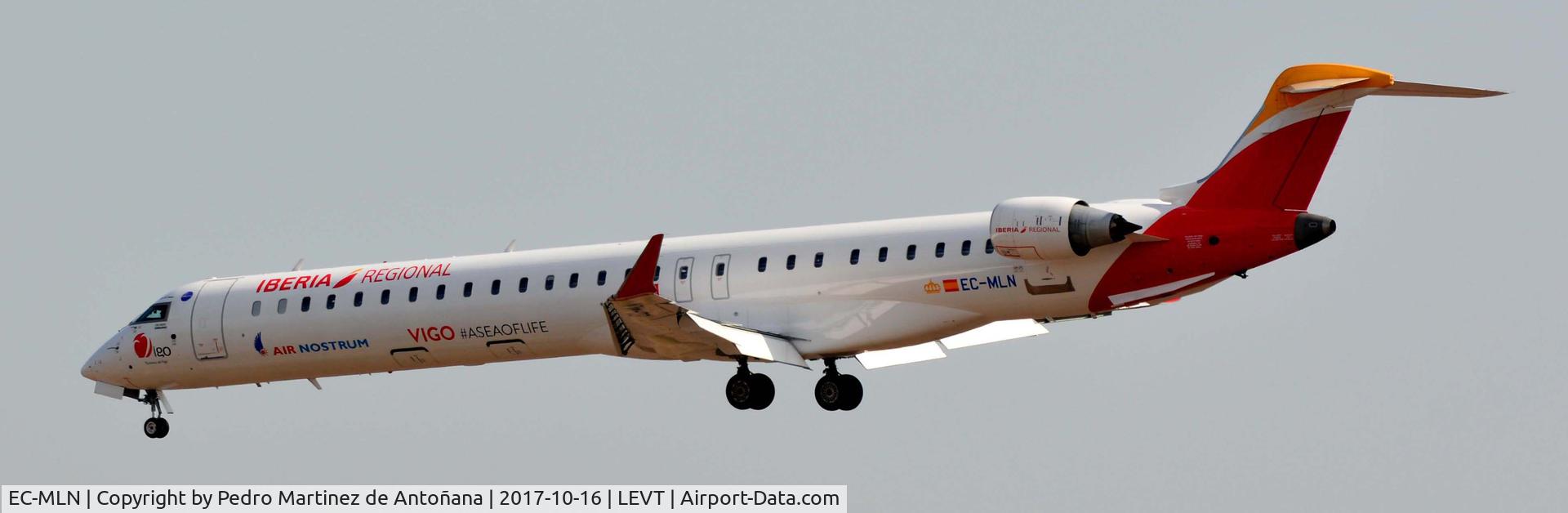 EC-MLN, 2016 Bombardier CRJ-1000 (CL-600-2E25) C/N 19049, Foronda - Vitoria-Gasteiz - España