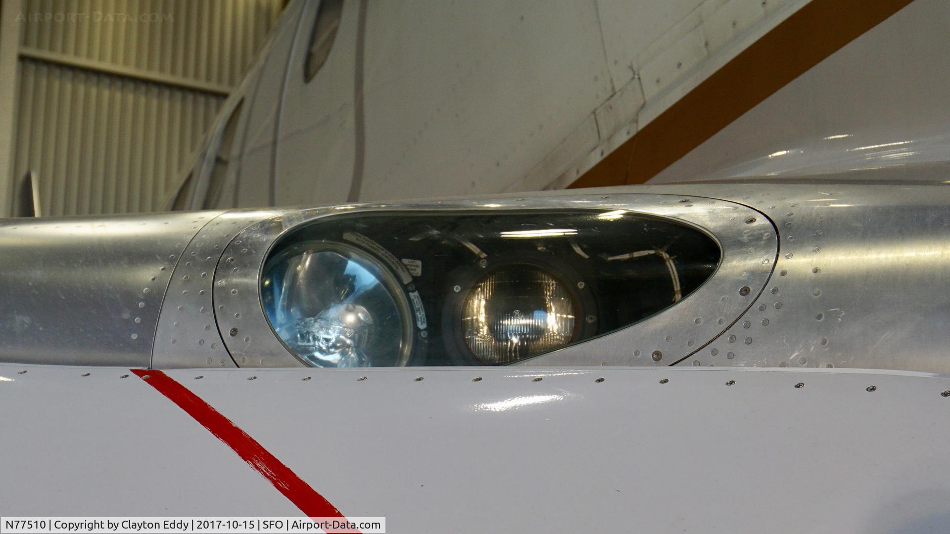 N77510, 2008 Boeing 737-824 C/N 32828, Wing landing light, slat extended. SFO 2017.