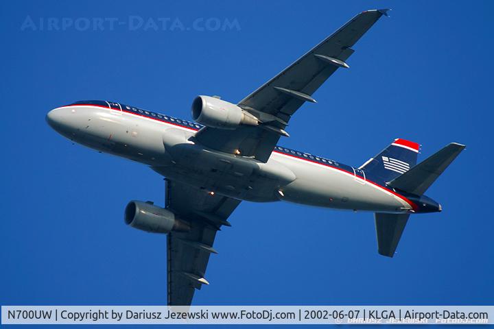 N700UW, 1998 Airbus A319-112 C/N 0885, Airbus A319-112  C/N 0885, N700UW