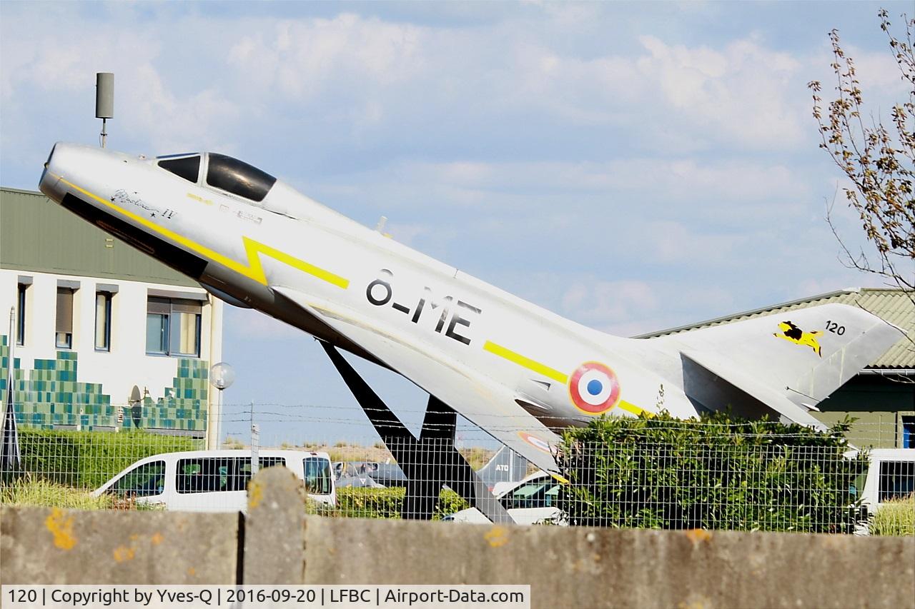 120, Dassault MD-454 Mystere IVA C/N 120, Dassault MD-454 Mystere IVA, Preserved at Cazaux Air Base 120 (LFBC)