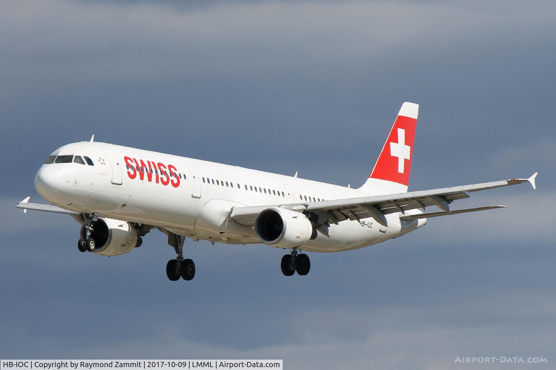HB-IOC, 1995 Airbus A321-111 C/N 520, A321 HB-IOC Swiss