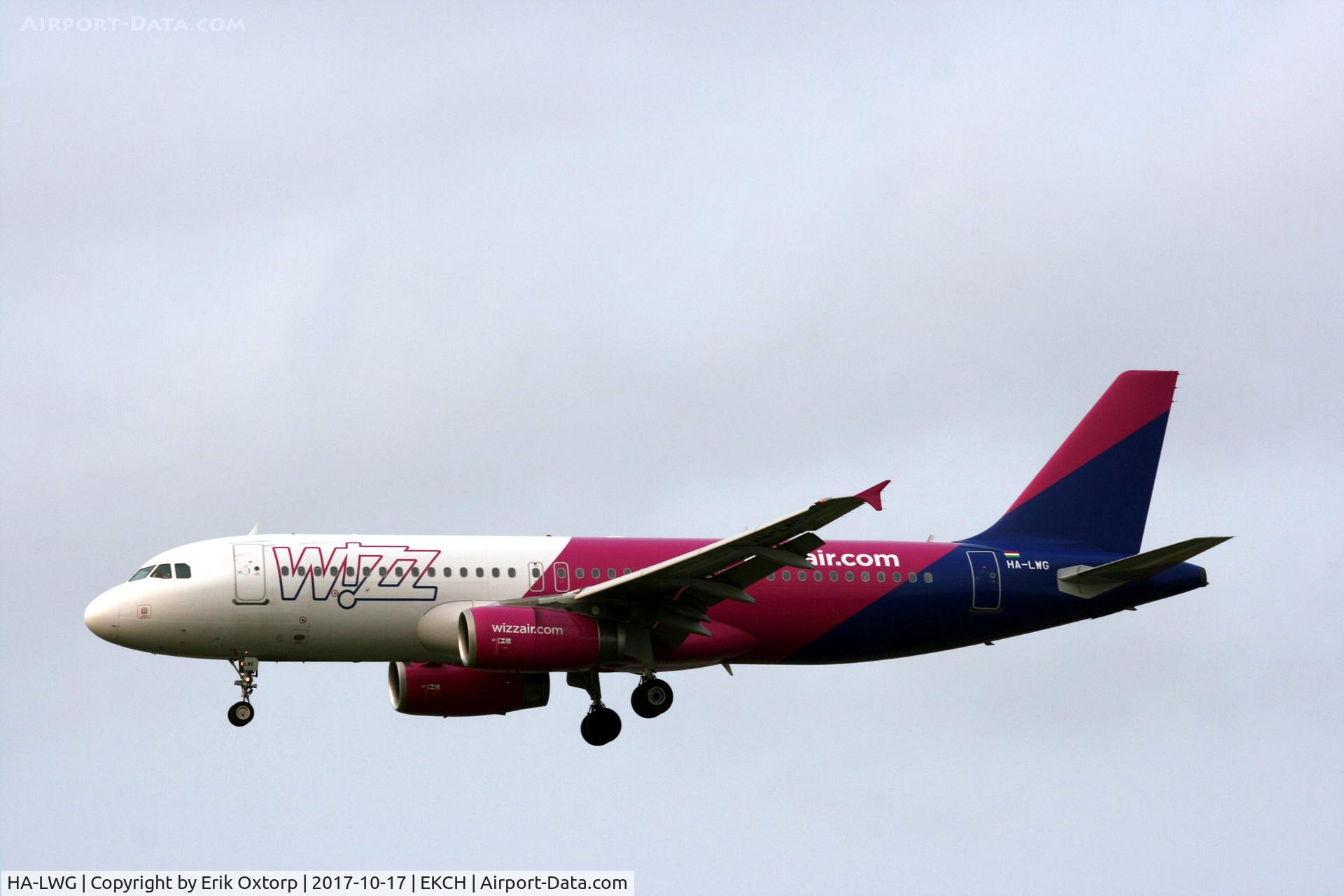 HA-LWG, 2010 Airbus A320-232 C/N 4308, HA-LWG landing rw 22L