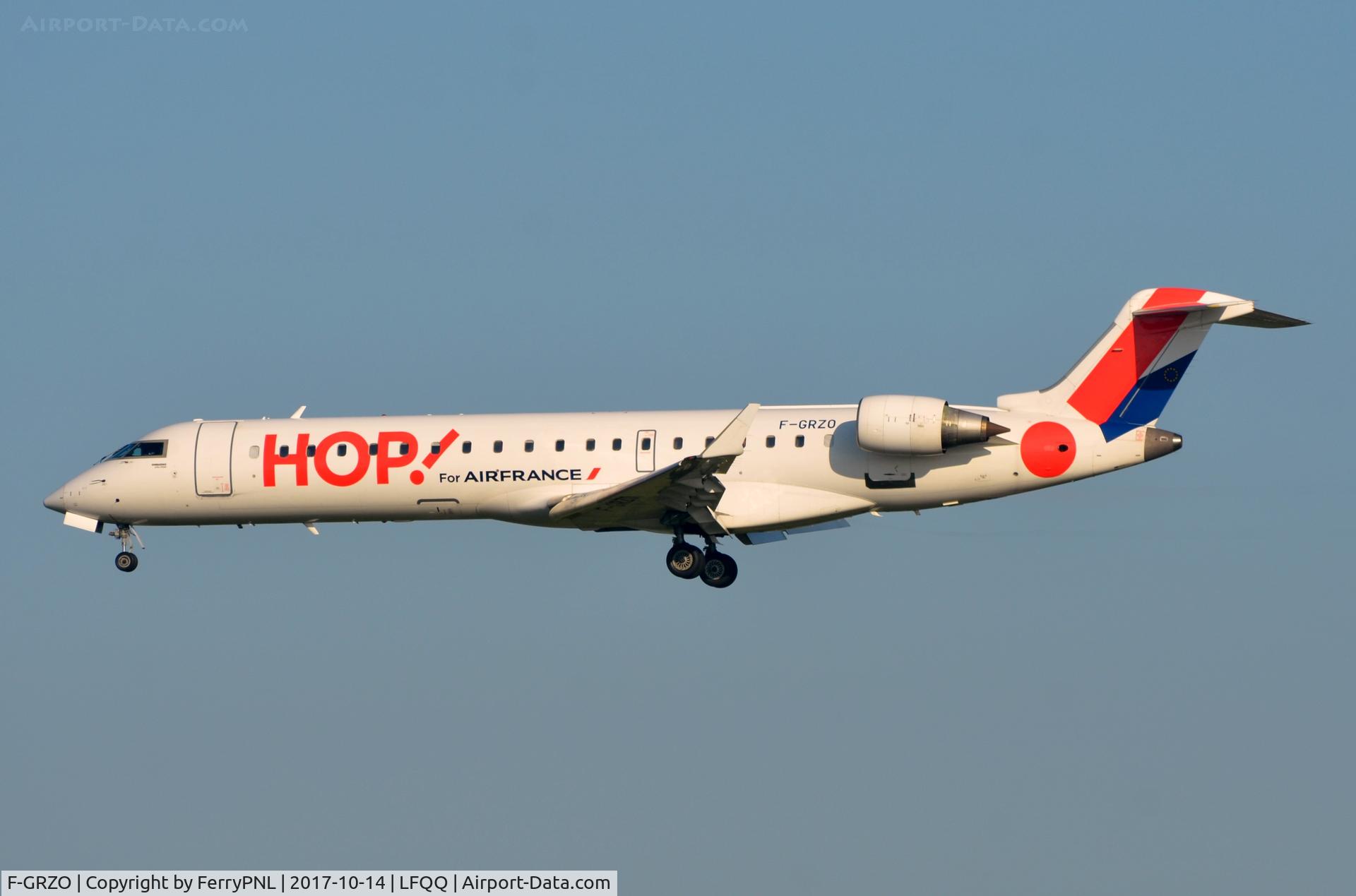 F-GRZO, 2007 Canadair CRJ-700 (CL-600-2C10) Regional Jet C/N 10265, Hop CL700 landing